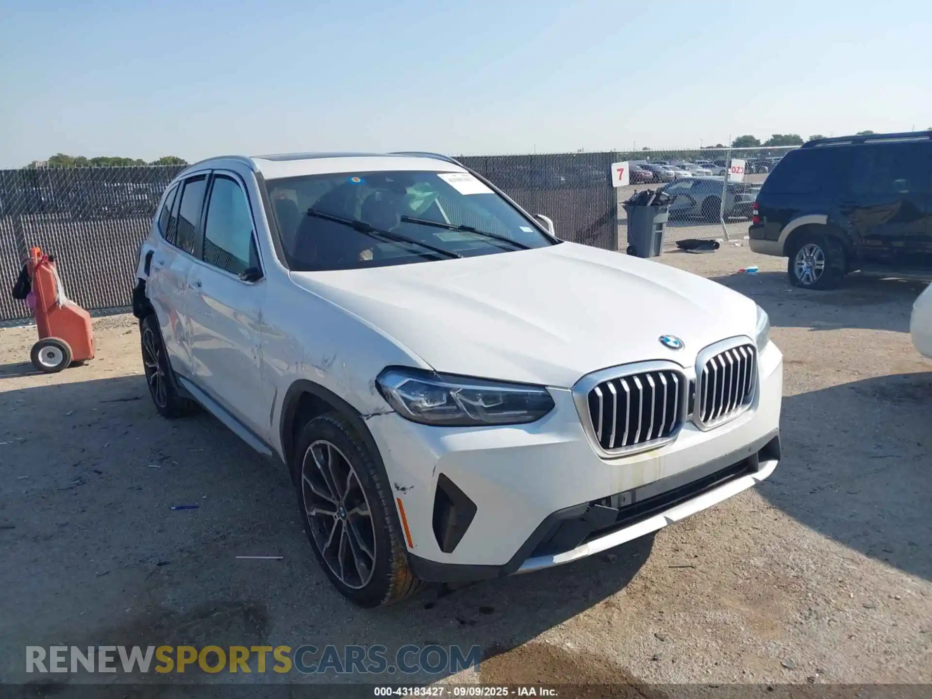1 Photograph of a damaged car 5UX43DP07P9P47363 BMW X3 2023