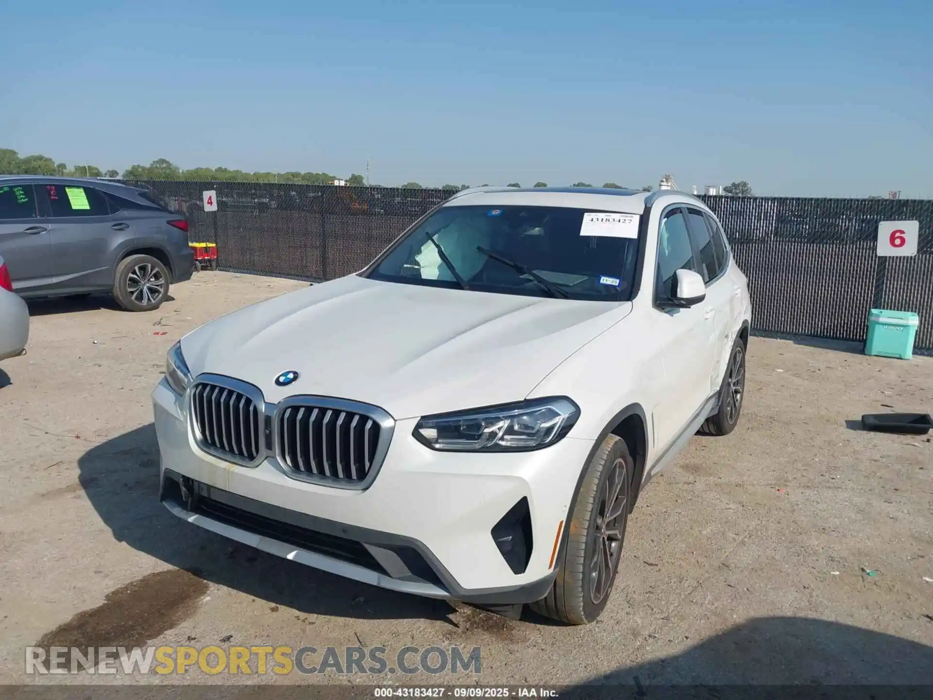 2 Photograph of a damaged car 5UX43DP07P9P47363 BMW X3 2023