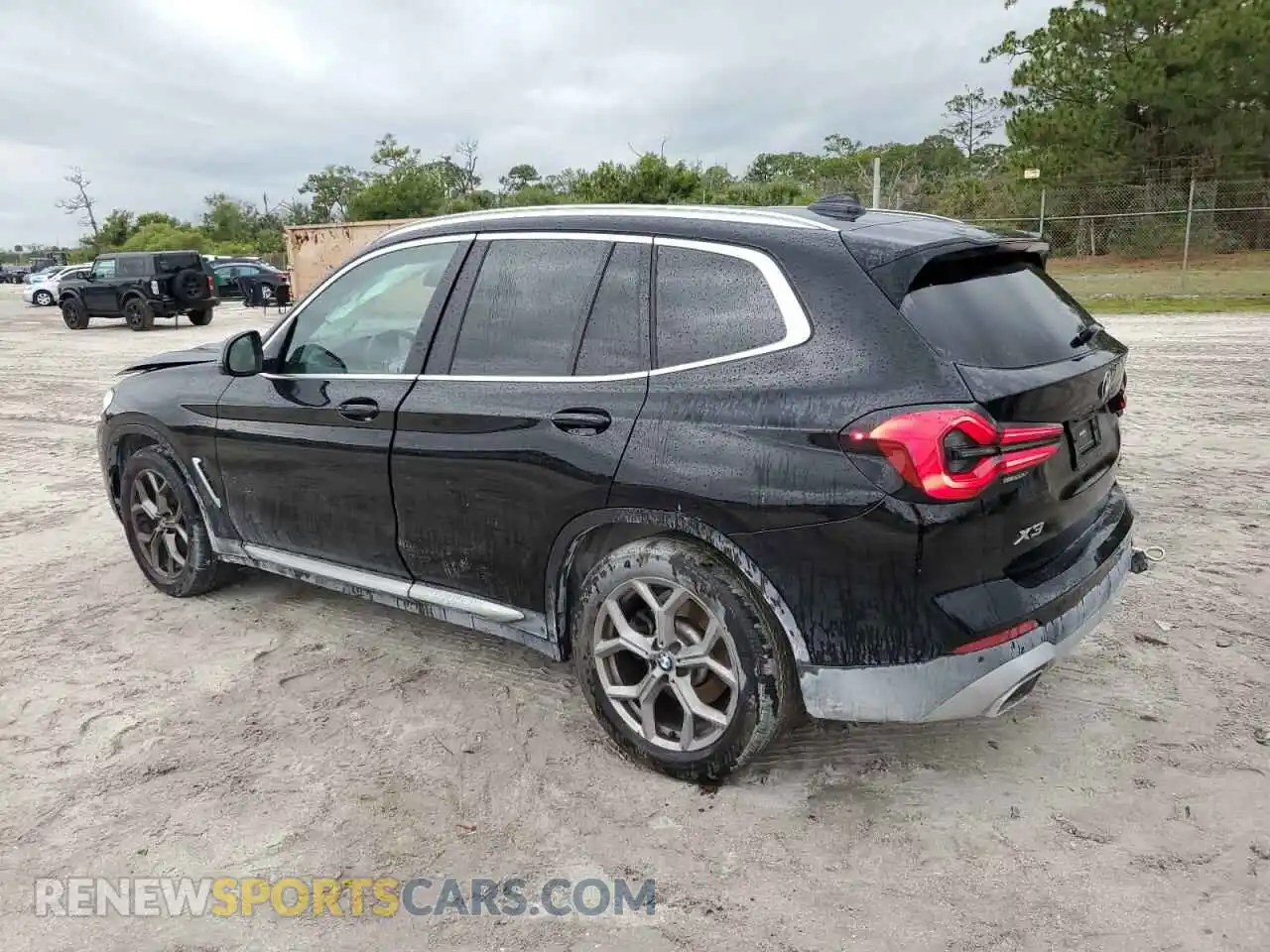 2 Photograph of a damaged car 5UX43DP07P9R03806 BMW X3 2023