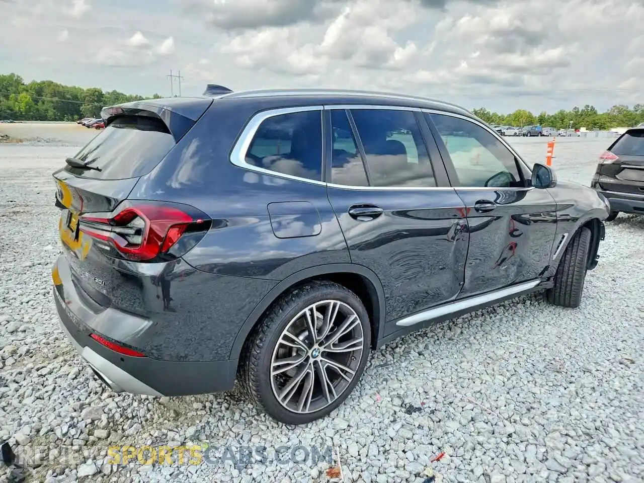 3 Photograph of a damaged car 5UX43DP07P9R28334 BMW X3 2023