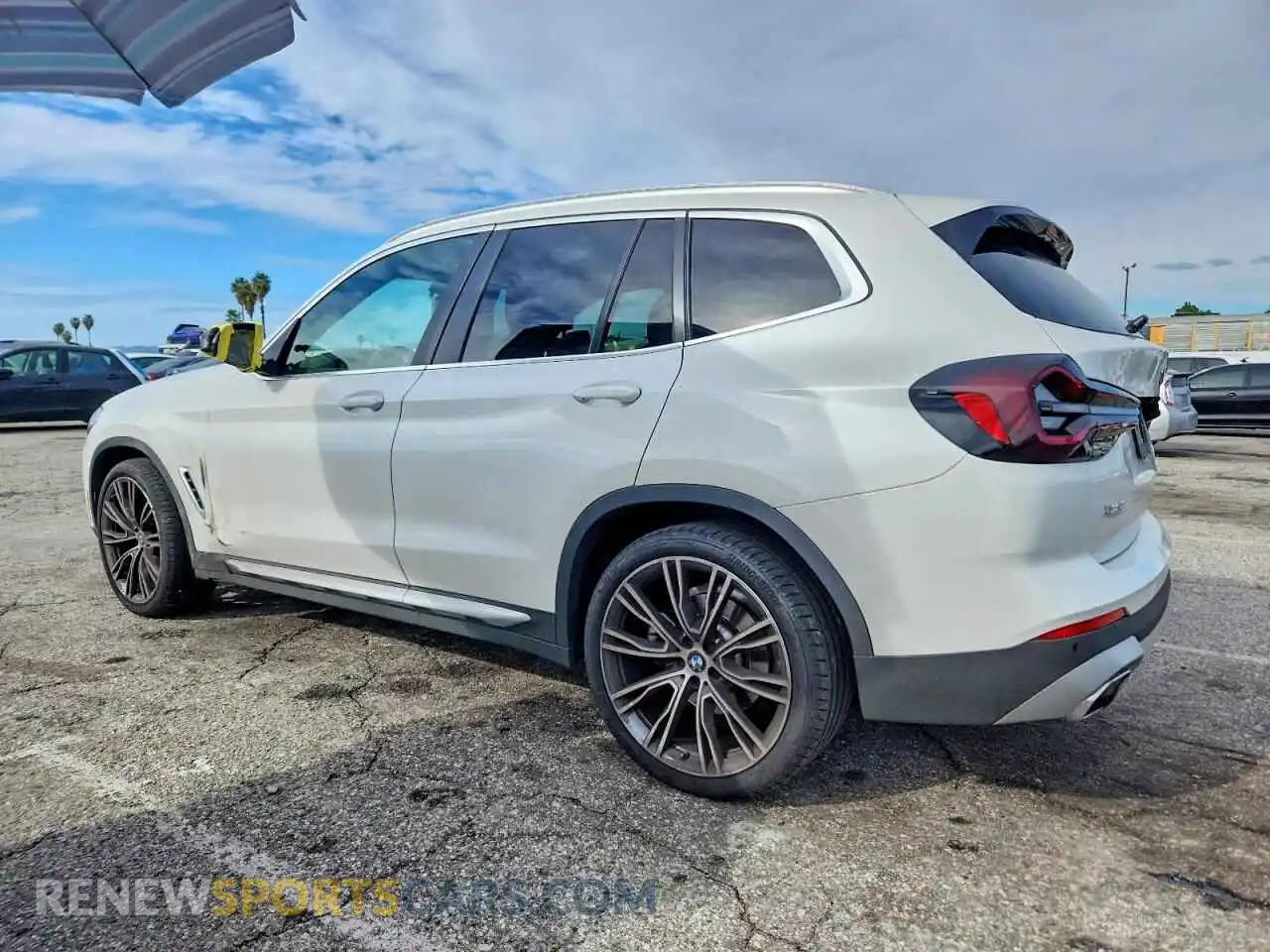 2 Photograph of a damaged car 5UX43DP07P9R65724 BMW X3 2023