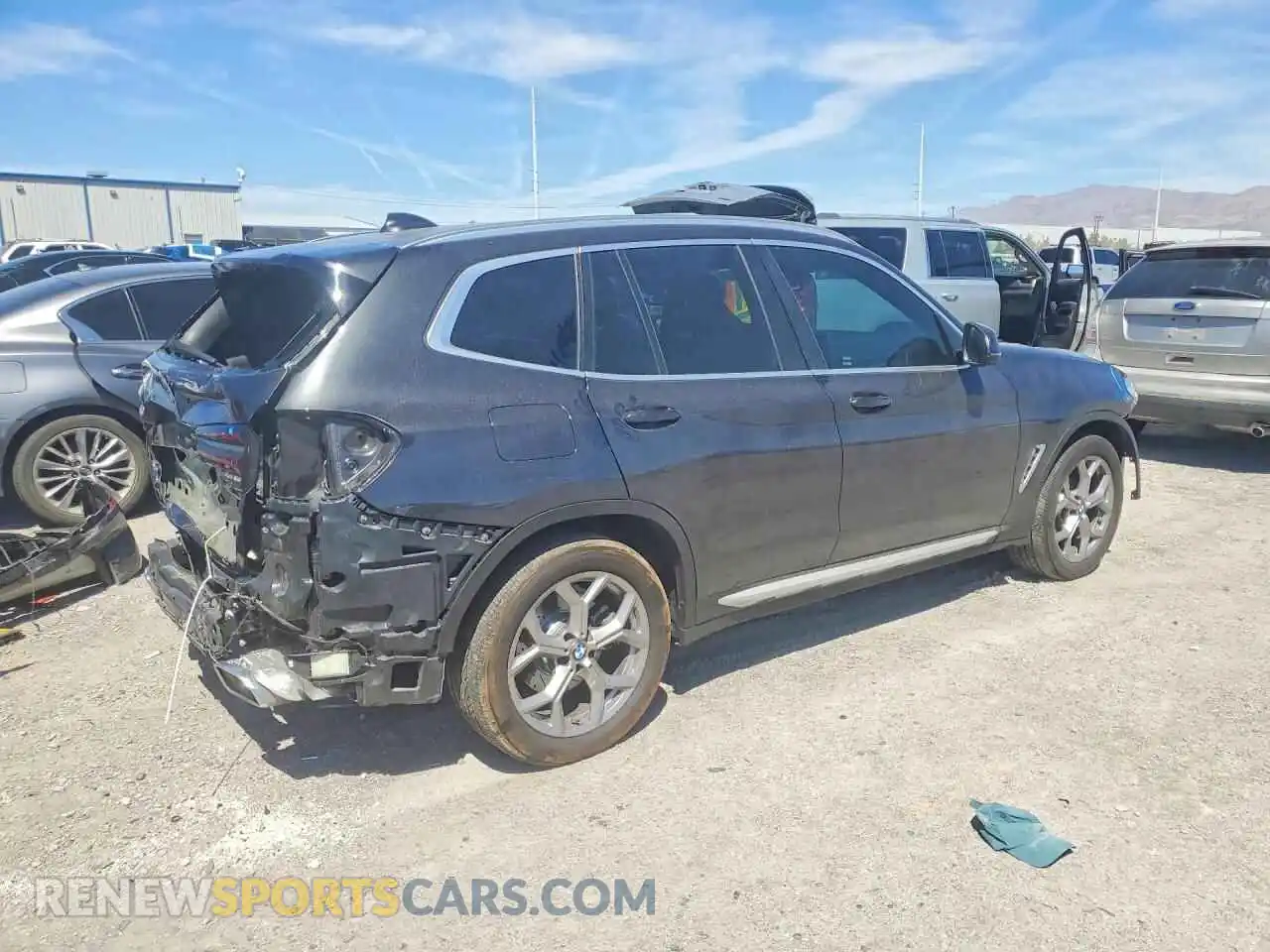 3 Photograph of a damaged car 5UX43DP07P9R95614 BMW X3 2023