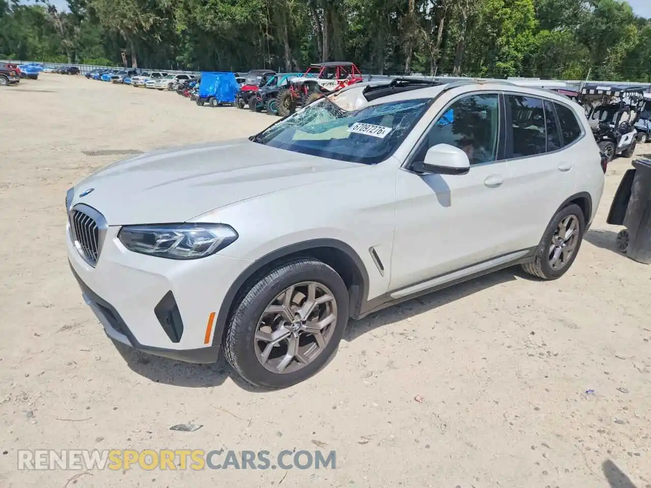 1 Photograph of a damaged car 5UX43DP07P9S50992 BMW X3 2023