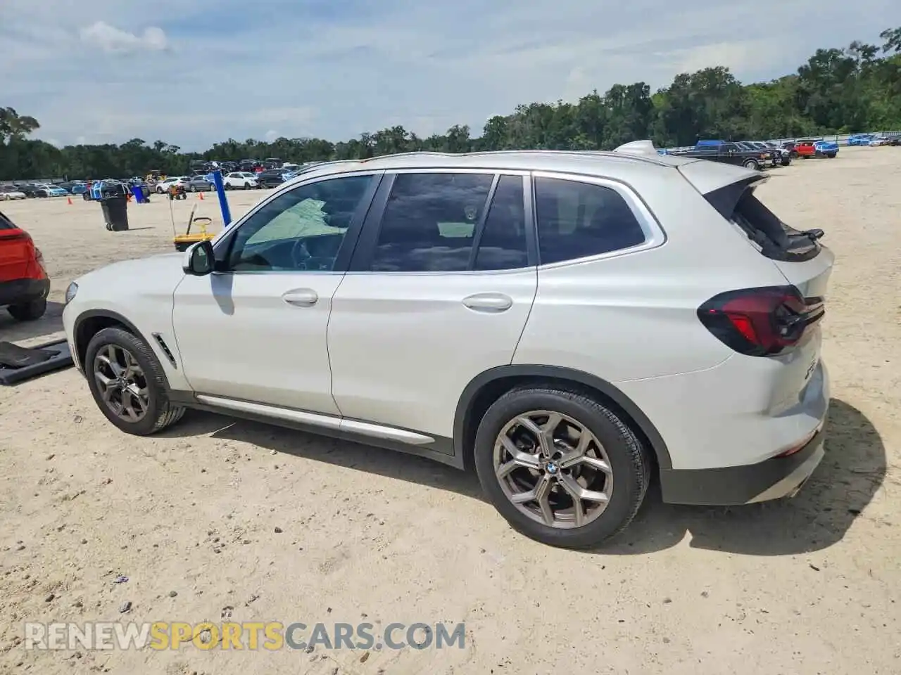 2 Photograph of a damaged car 5UX43DP07P9S50992 BMW X3 2023