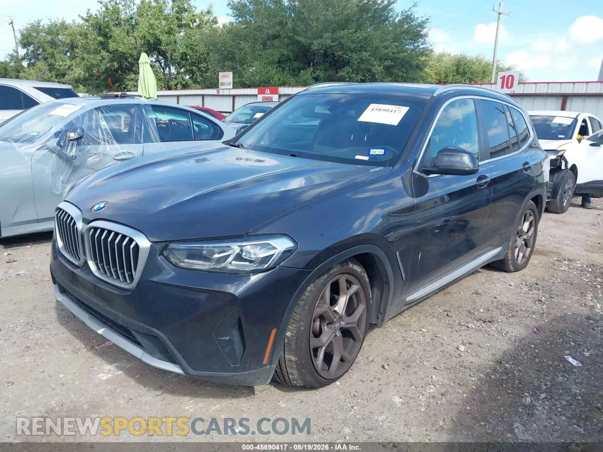 2 Photograph of a damaged car 5UX43DP07P9S77612 BMW X3 2023