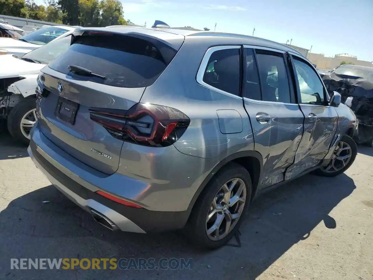 3 Photograph of a damaged car 5UX43DP08P9P13397 BMW X3 2023