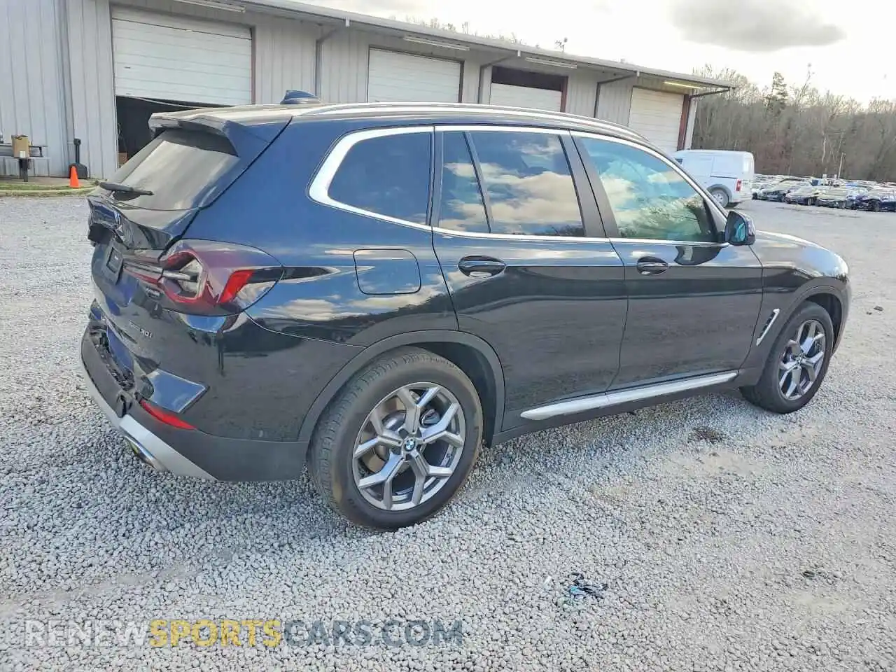 3 Photograph of a damaged car 5UX43DP08P9R48155 BMW X3 2023