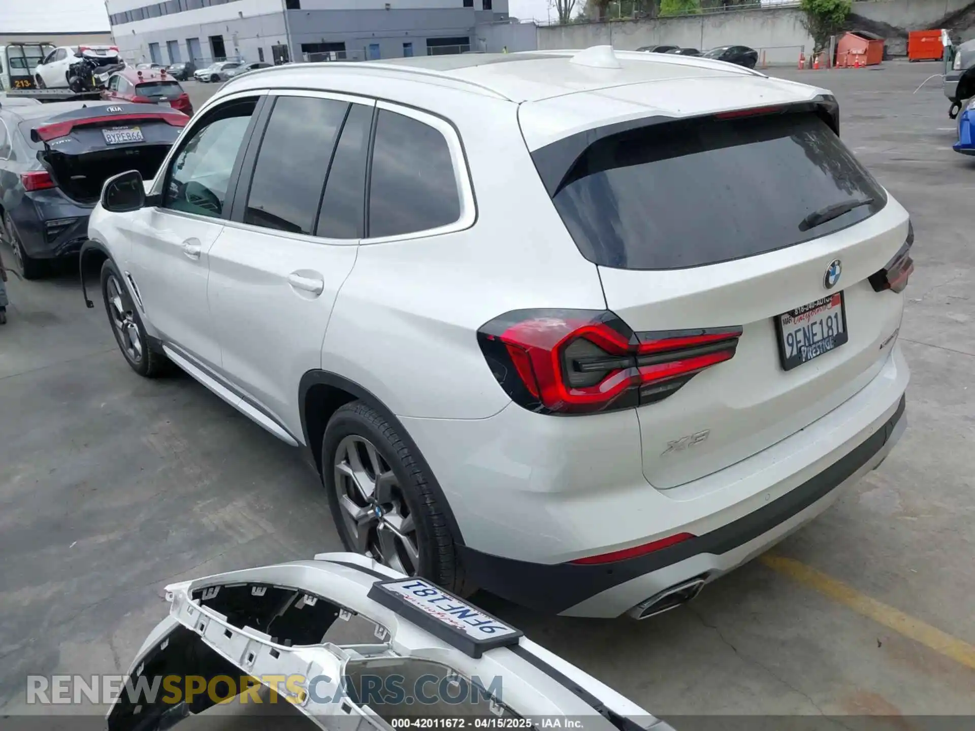 3 Photograph of a damaged car 5UX43DP08P9R62556 BMW X3 2023