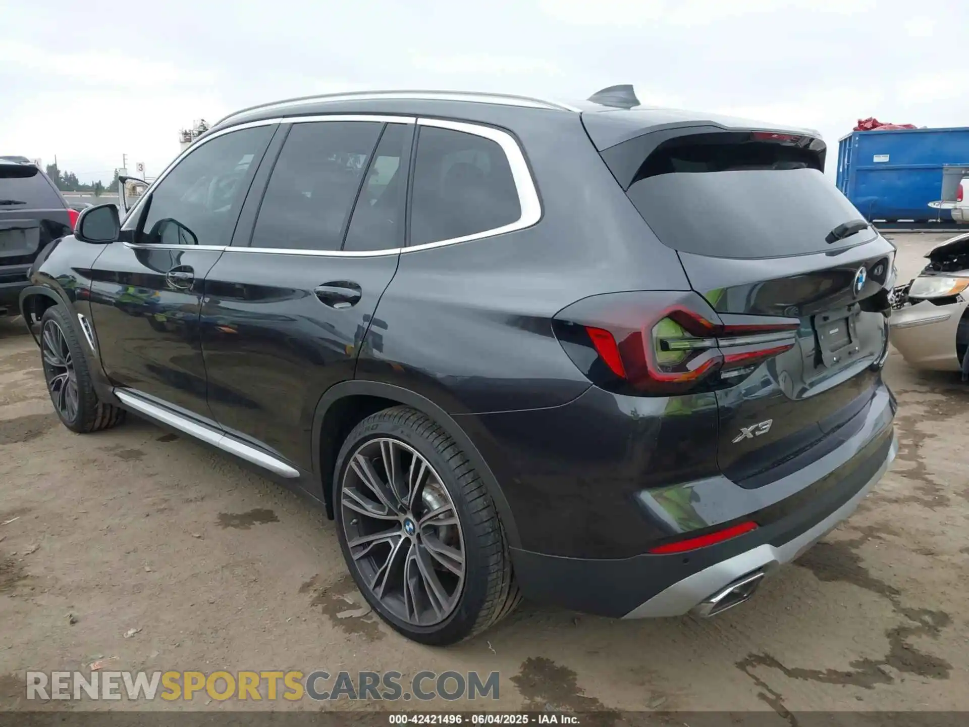 3 Photograph of a damaged car 5UX43DP08P9R73430 BMW X3 2023