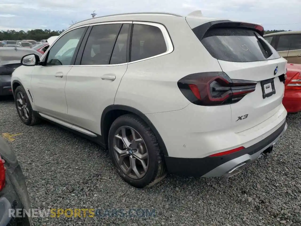 2 Photograph of a damaged car 5UX43DP08P9S90109 BMW X3 2023