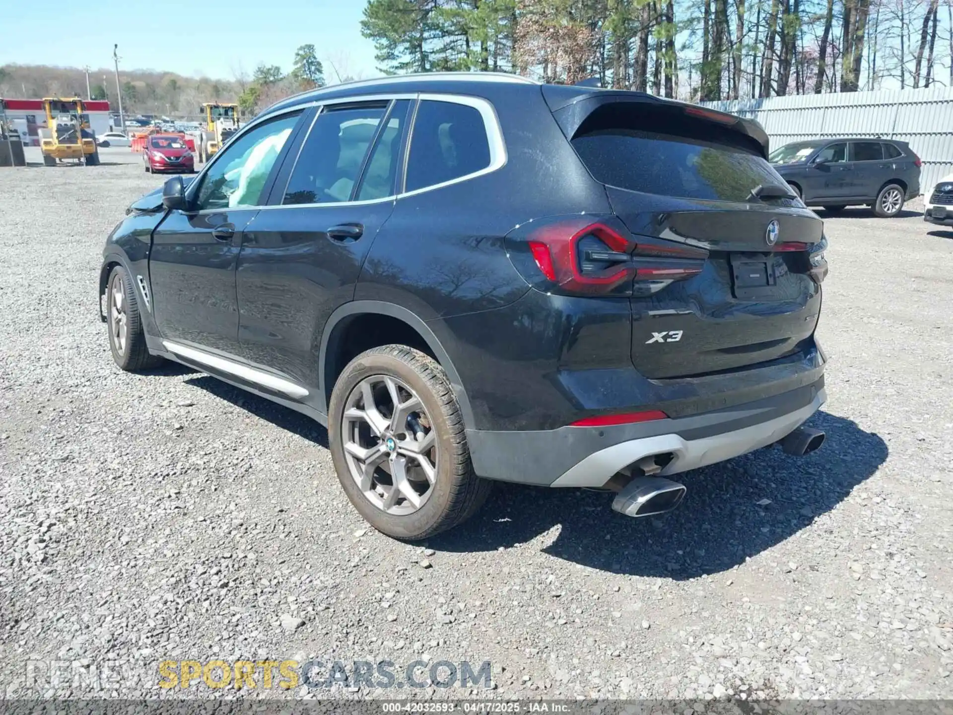3 Photograph of a damaged car 5UX43DP09P9S19632 BMW X3 2023