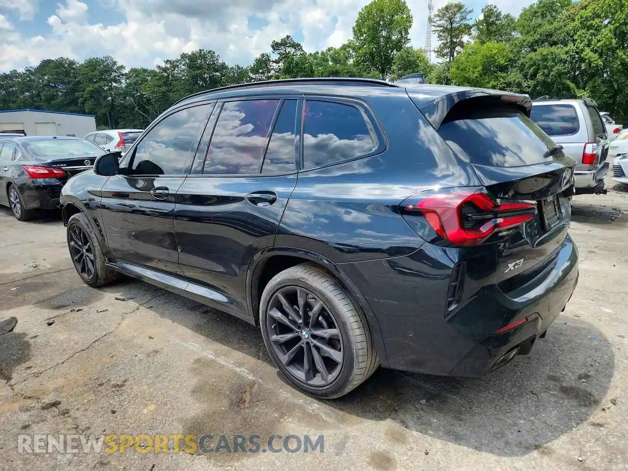 2 Photograph of a damaged car 5UX43DP09P9S64005 BMW X3 2023