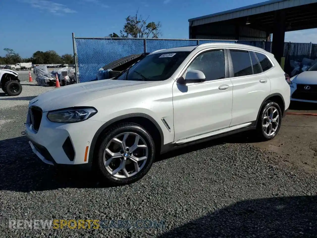 1 Photograph of a damaged car 5UX43DP0XP9N72316 BMW X3 2023