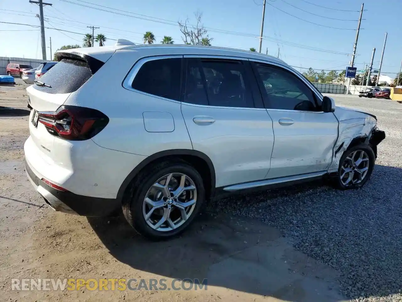 3 Photograph of a damaged car 5UX43DP0XP9N72316 BMW X3 2023