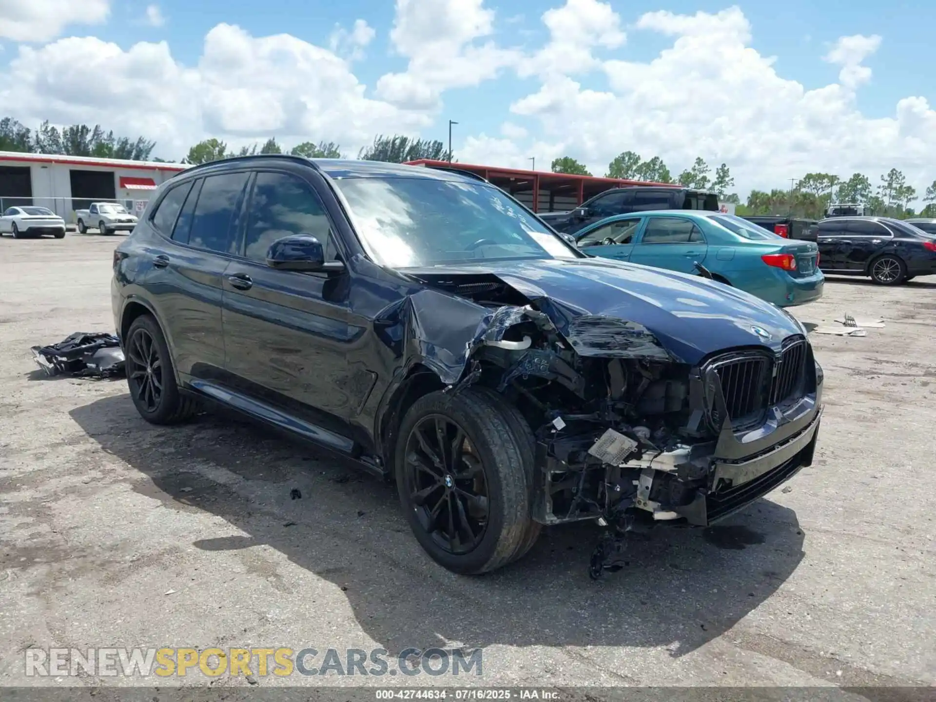 1 Photograph of a damaged car 5UX43DP0XP9P44053 BMW X3 2023