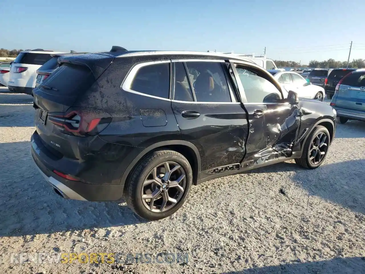 3 Photograph of a damaged car 5UX53DP00P9S09463 BMW X3 2023