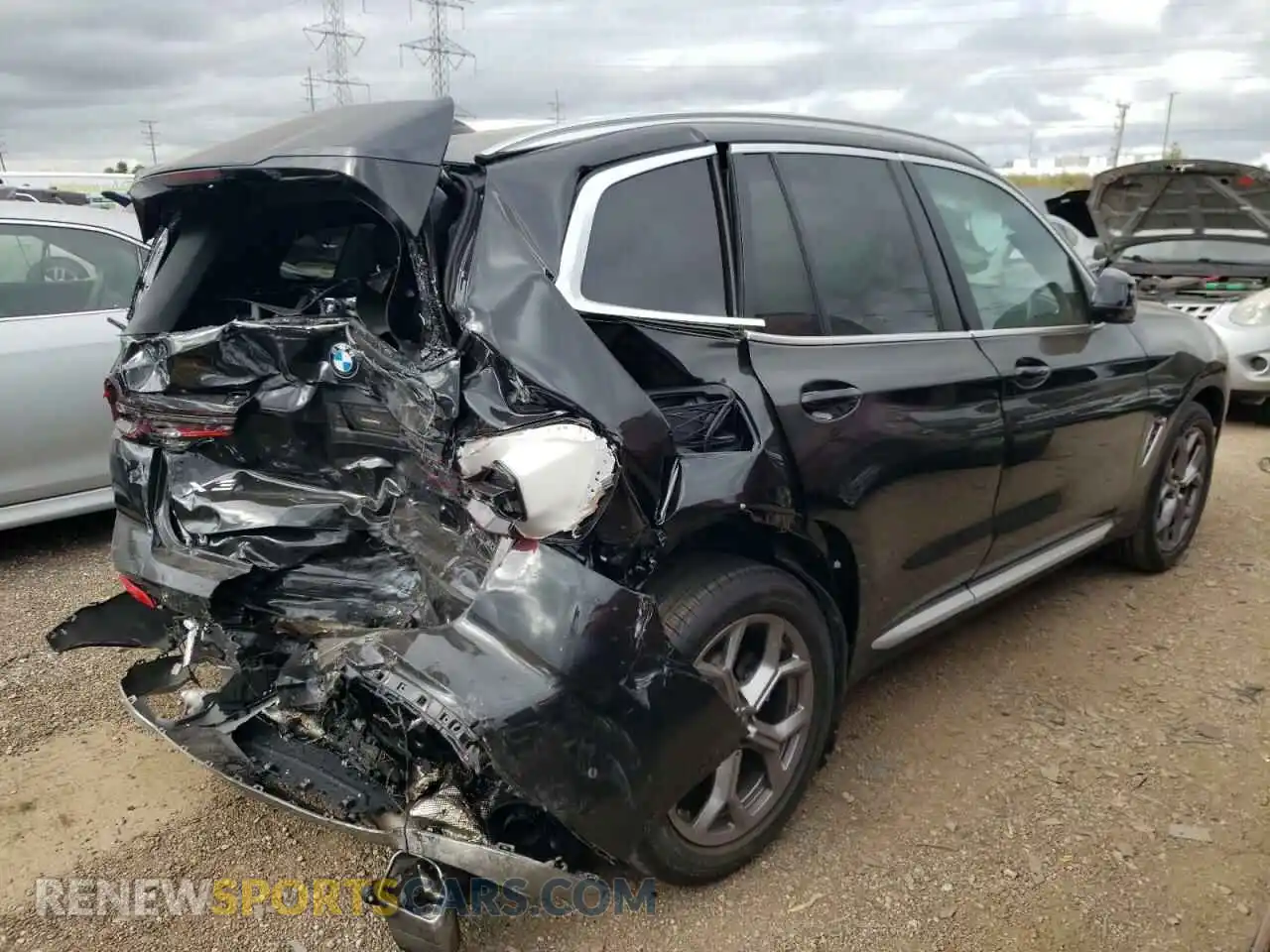 3 Photograph of a damaged car 5UX53DP00P9S48442 BMW X3 2023