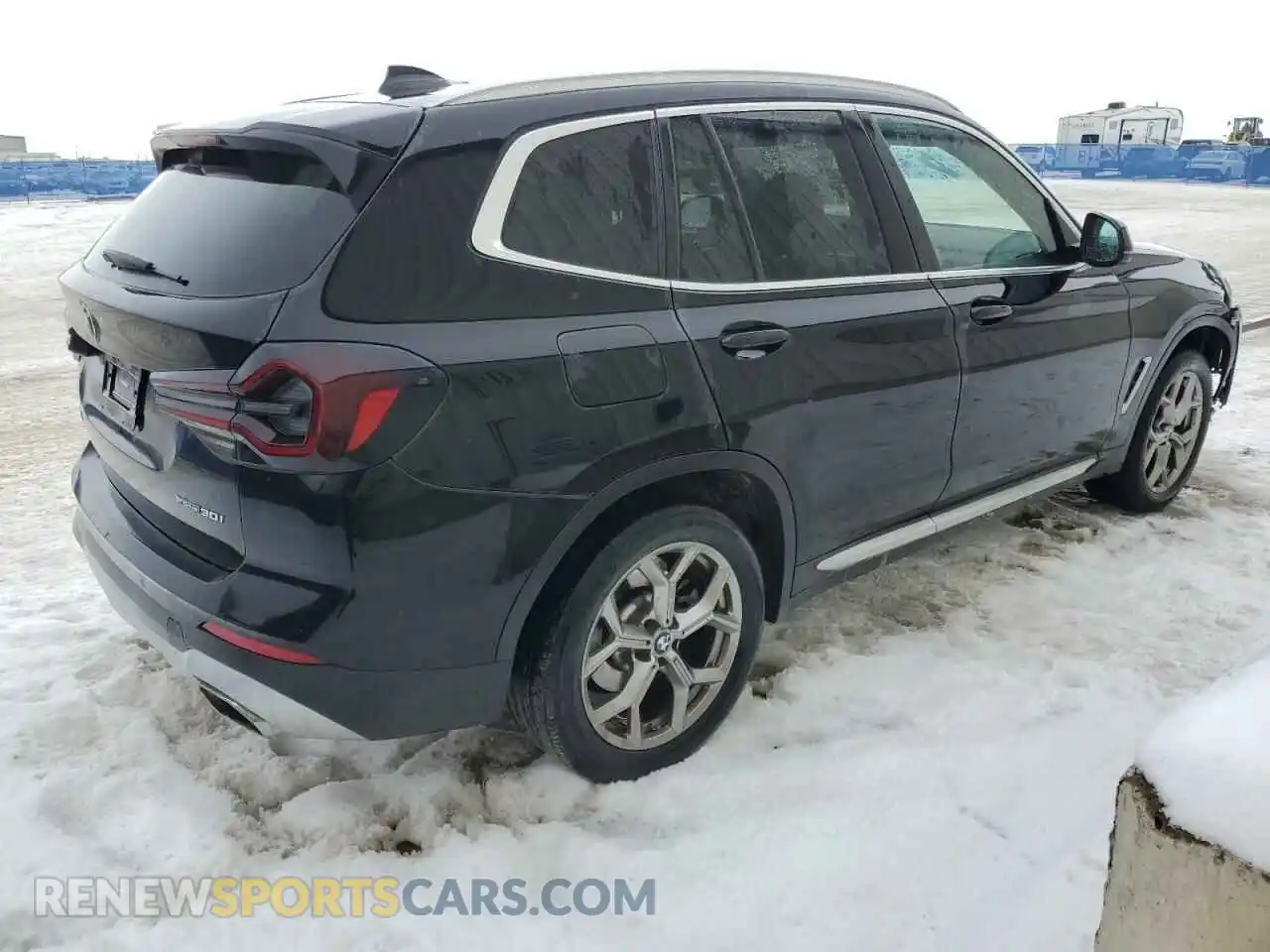3 Photograph of a damaged car 5UX53DP00P9S50871 BMW X3 2023
