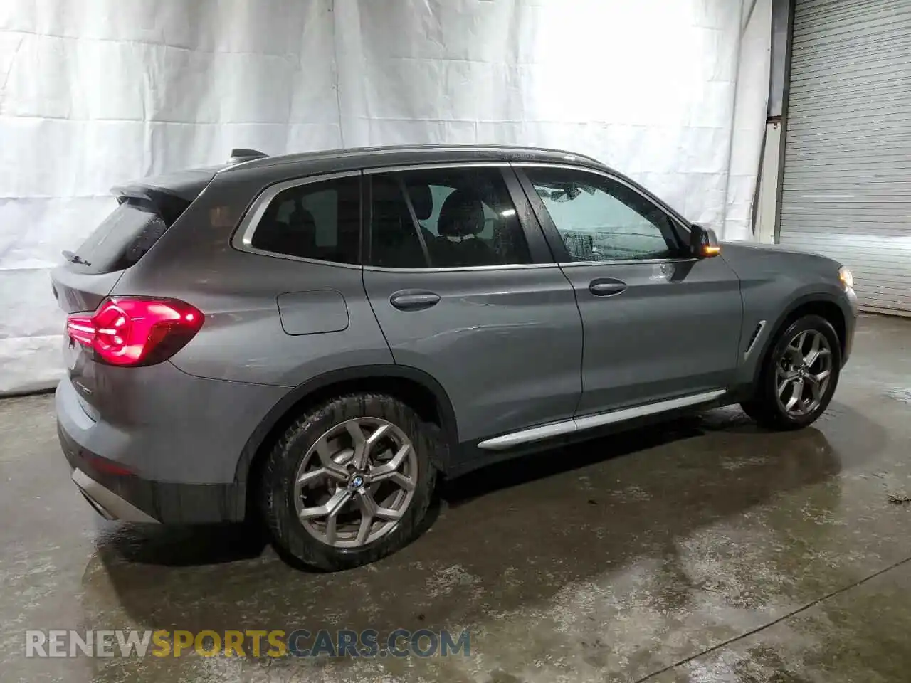 3 Photograph of a damaged car 5UX53DP01P9R75587 BMW X3 2023