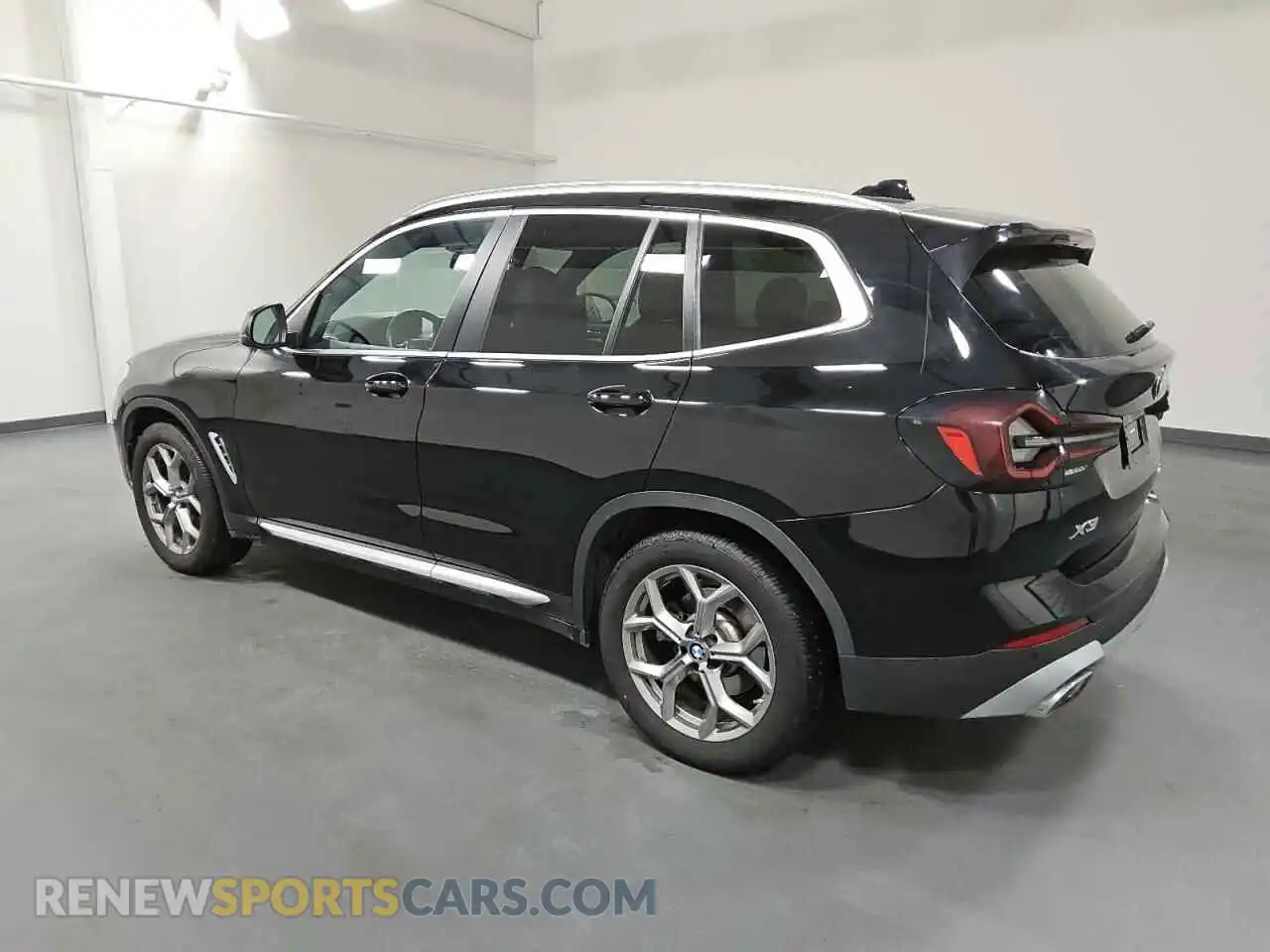 2 Photograph of a damaged car 5UX53DP01P9R81731 BMW X3 2023
