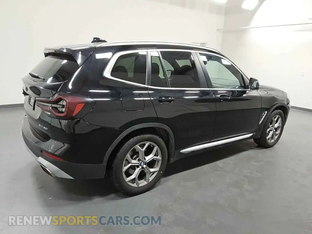 3 Photograph of a damaged car 5UX53DP01P9R81731 BMW X3 2023