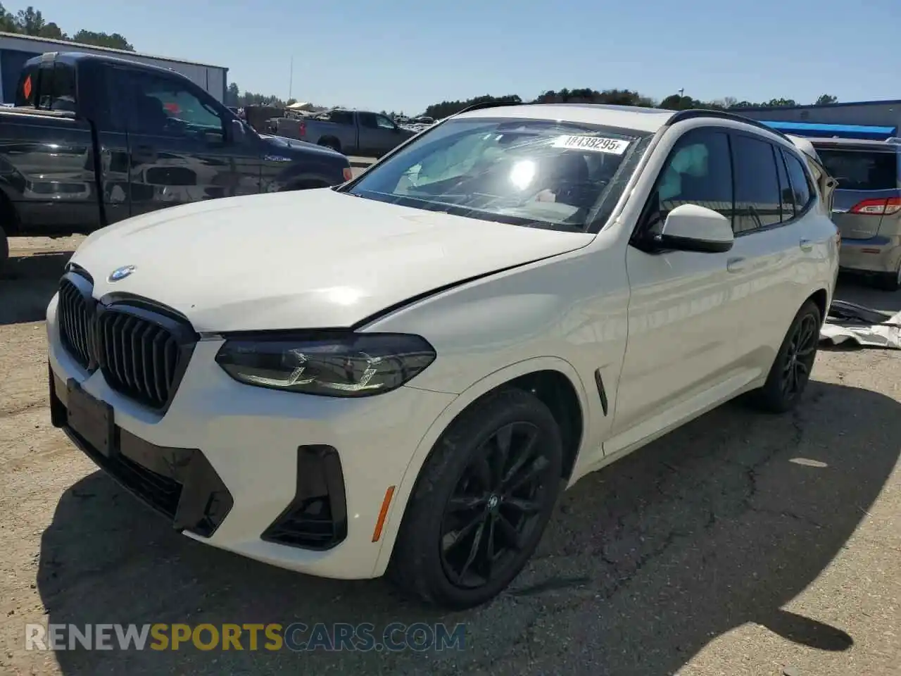 1 Photograph of a damaged car 5UX53DP01P9S90067 BMW X3 2023