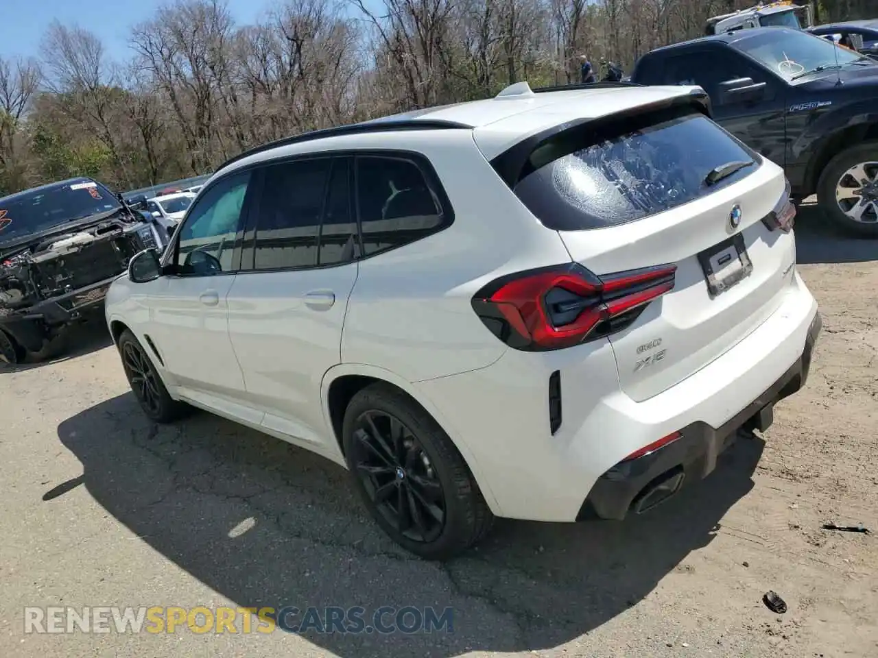 2 Photograph of a damaged car 5UX53DP01P9S90067 BMW X3 2023