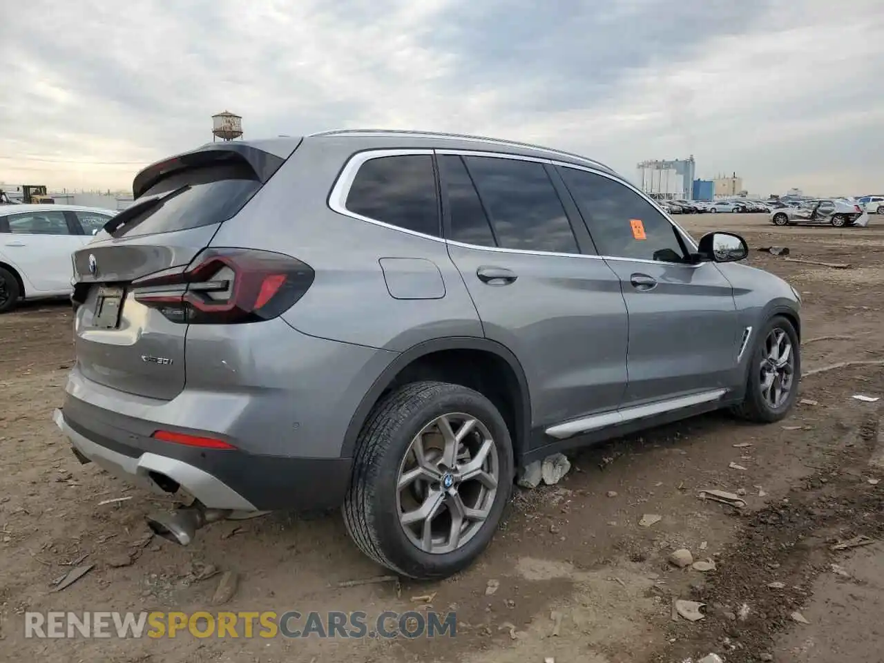3 Photograph of a damaged car 5UX53DP02P9S69230 BMW X3 2023