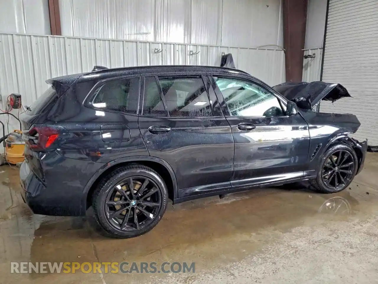 3 Photograph of a damaged car 5UX53DP02P9S97755 BMW X3 2023