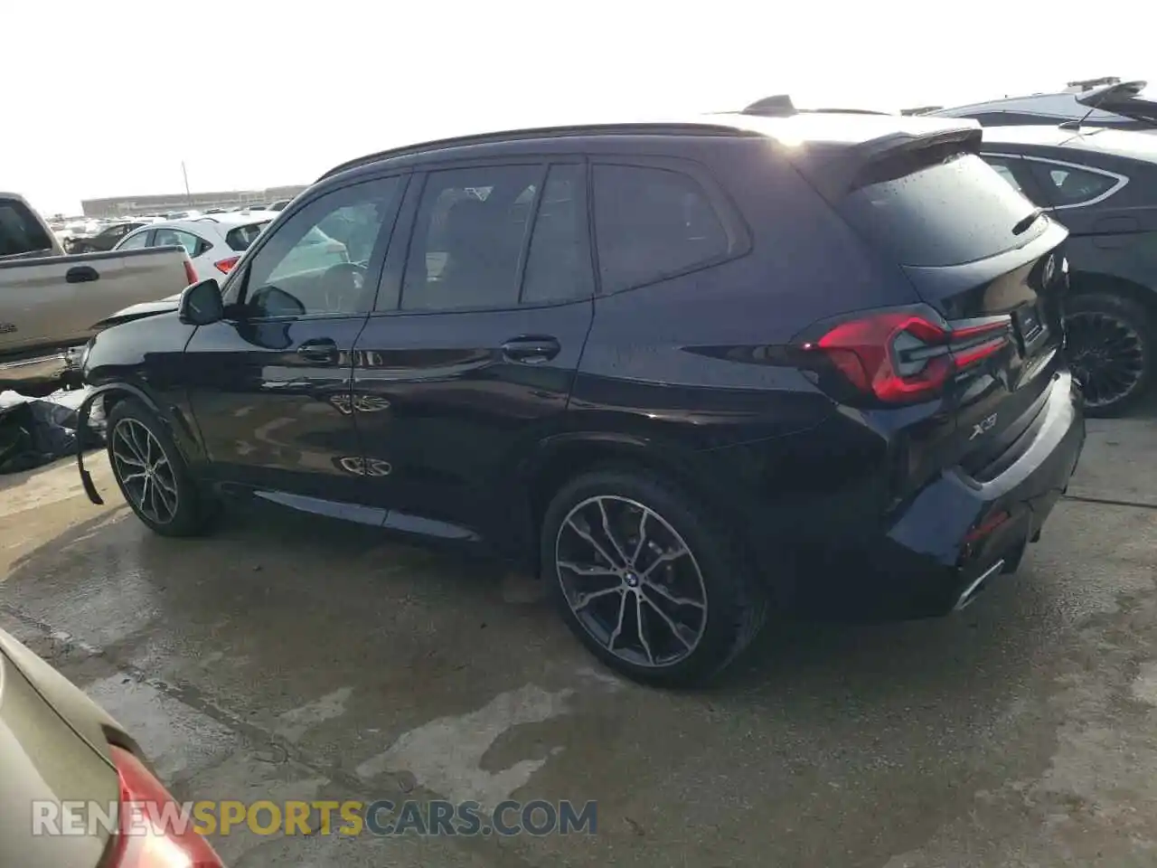 2 Photograph of a damaged car 5UX53DP03P9N51229 BMW X3 2023