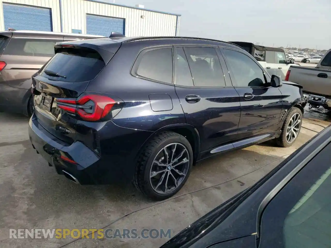3 Photograph of a damaged car 5UX53DP03P9N51229 BMW X3 2023