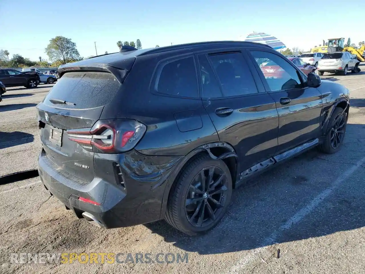 3 Photograph of a damaged car 5UX53DP03P9P79117 BMW X3 2023