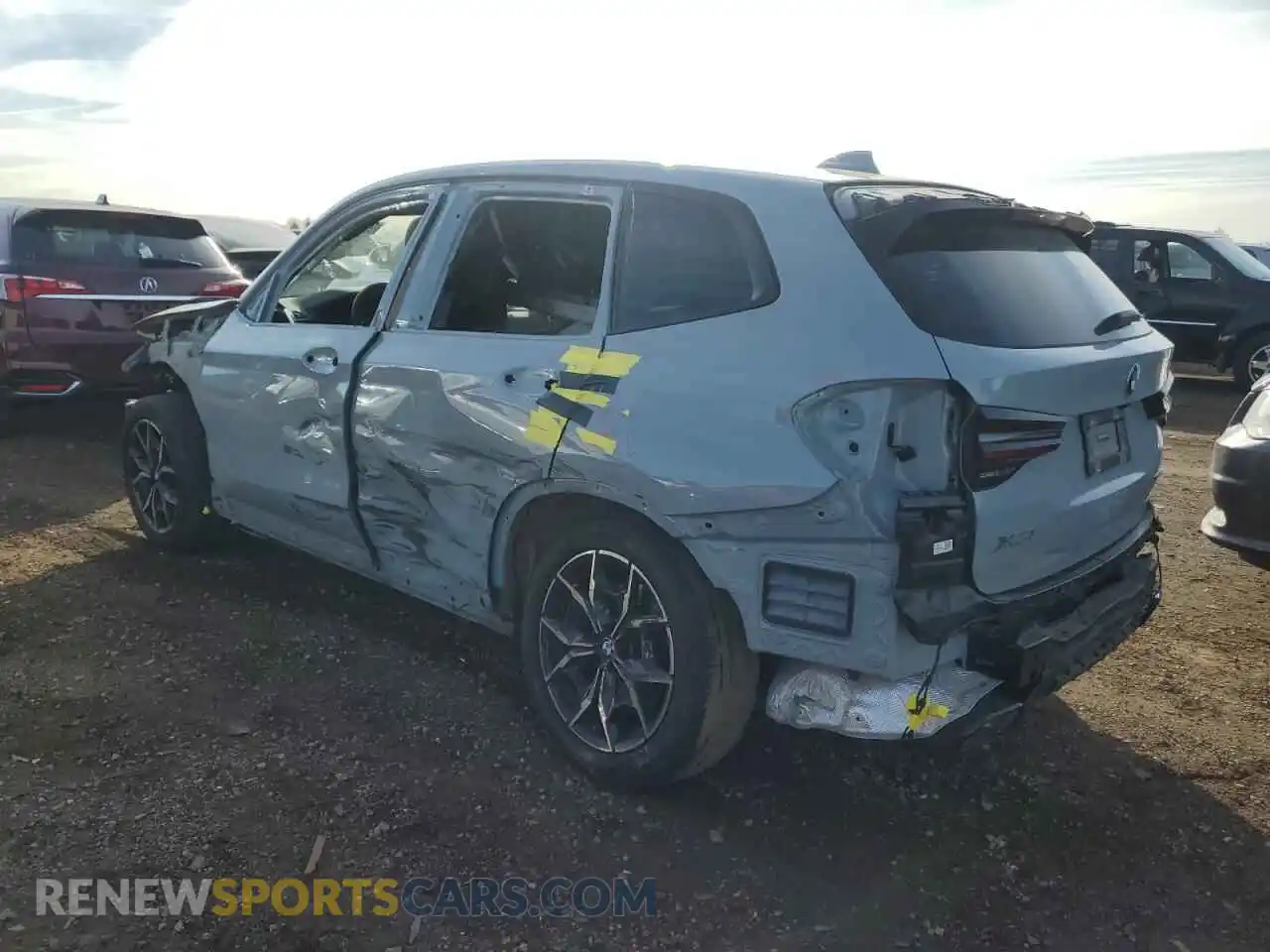 2 Photograph of a damaged car 5UX53DP03P9S71679 BMW X3 2023