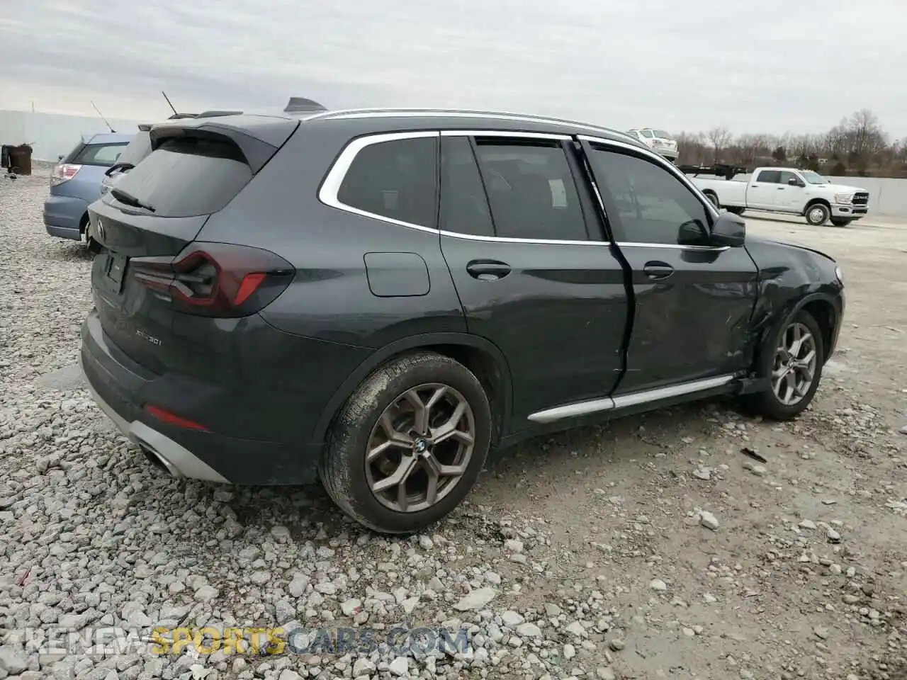 3 Photograph of a damaged car 5UX53DP04P9N51157 BMW X3 2023