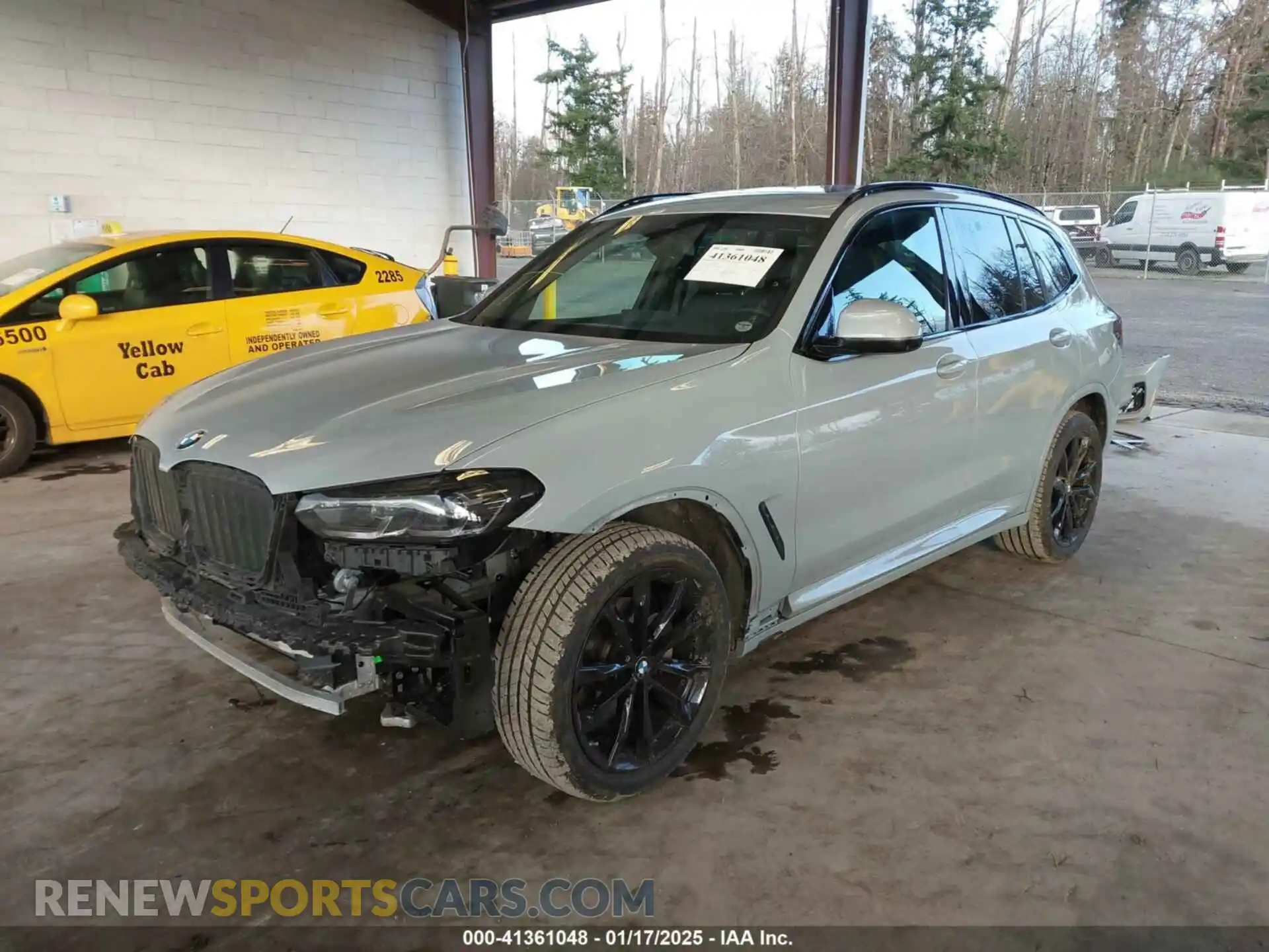2 Photograph of a damaged car 5UX53DP04P9N97930 BMW X3 2023