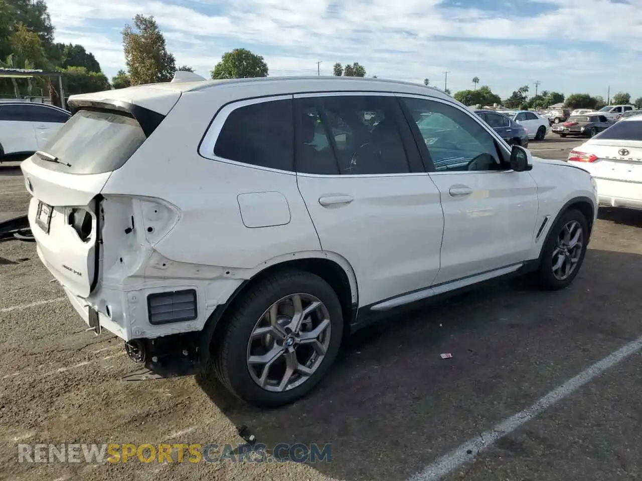 3 Photograph of a damaged car 5UX53DP04P9P09691 BMW X3 2023