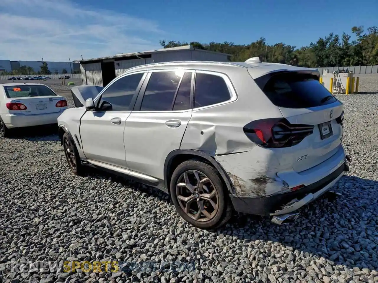 2 Photograph of a damaged car 5UX53DP04P9P42450 BMW X3 2023