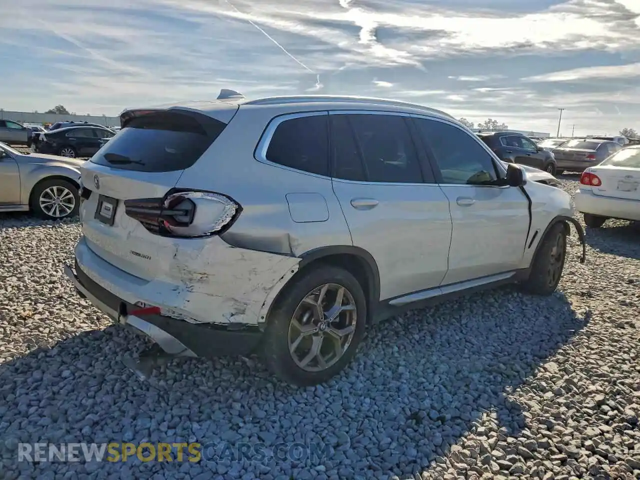 3 Photograph of a damaged car 5UX53DP04P9P42450 BMW X3 2023