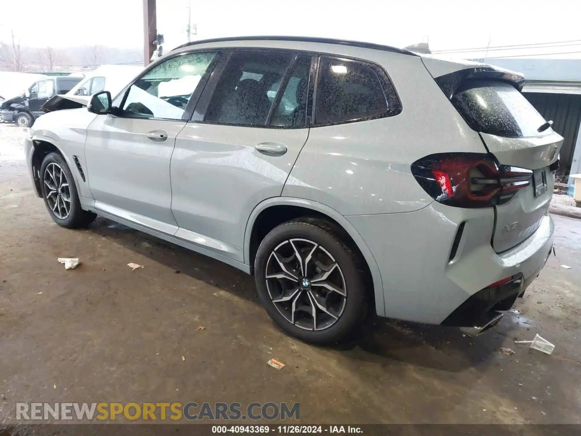 3 Photograph of a damaged car 5UX53DP04P9R11818 BMW X3 2023