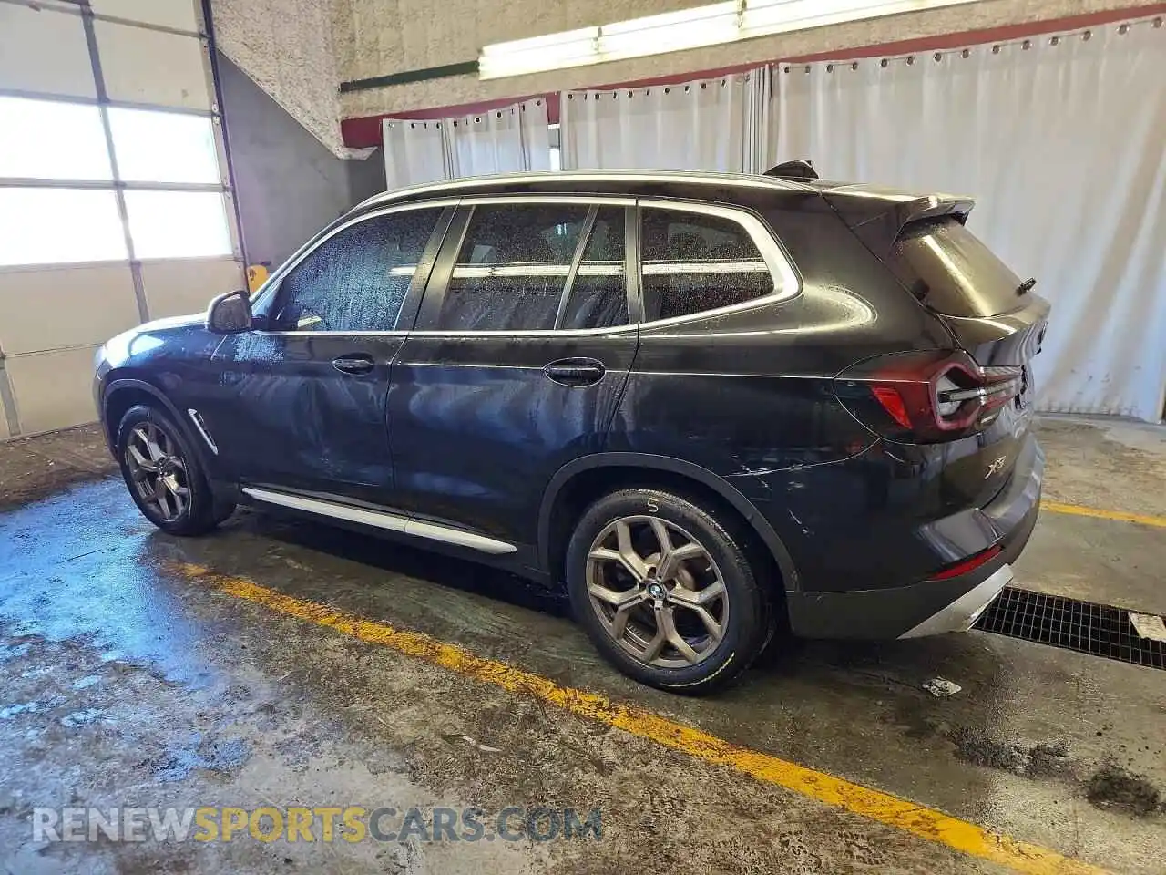 2 Photograph of a damaged car 5UX53DP04P9S10230 BMW X3 2023