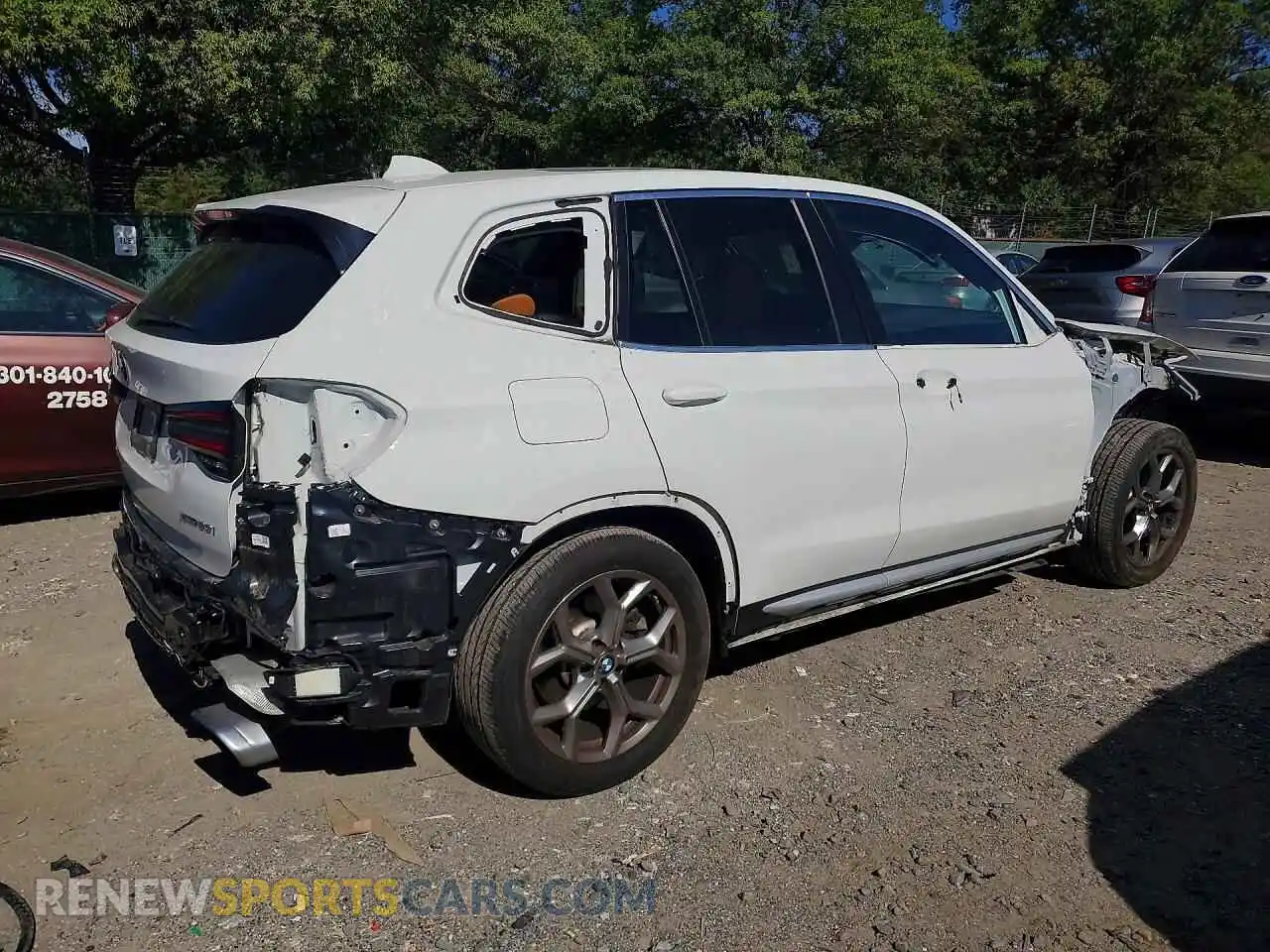 3 Photograph of a damaged car 5UX53DP05P9P56440 BMW X3 2023