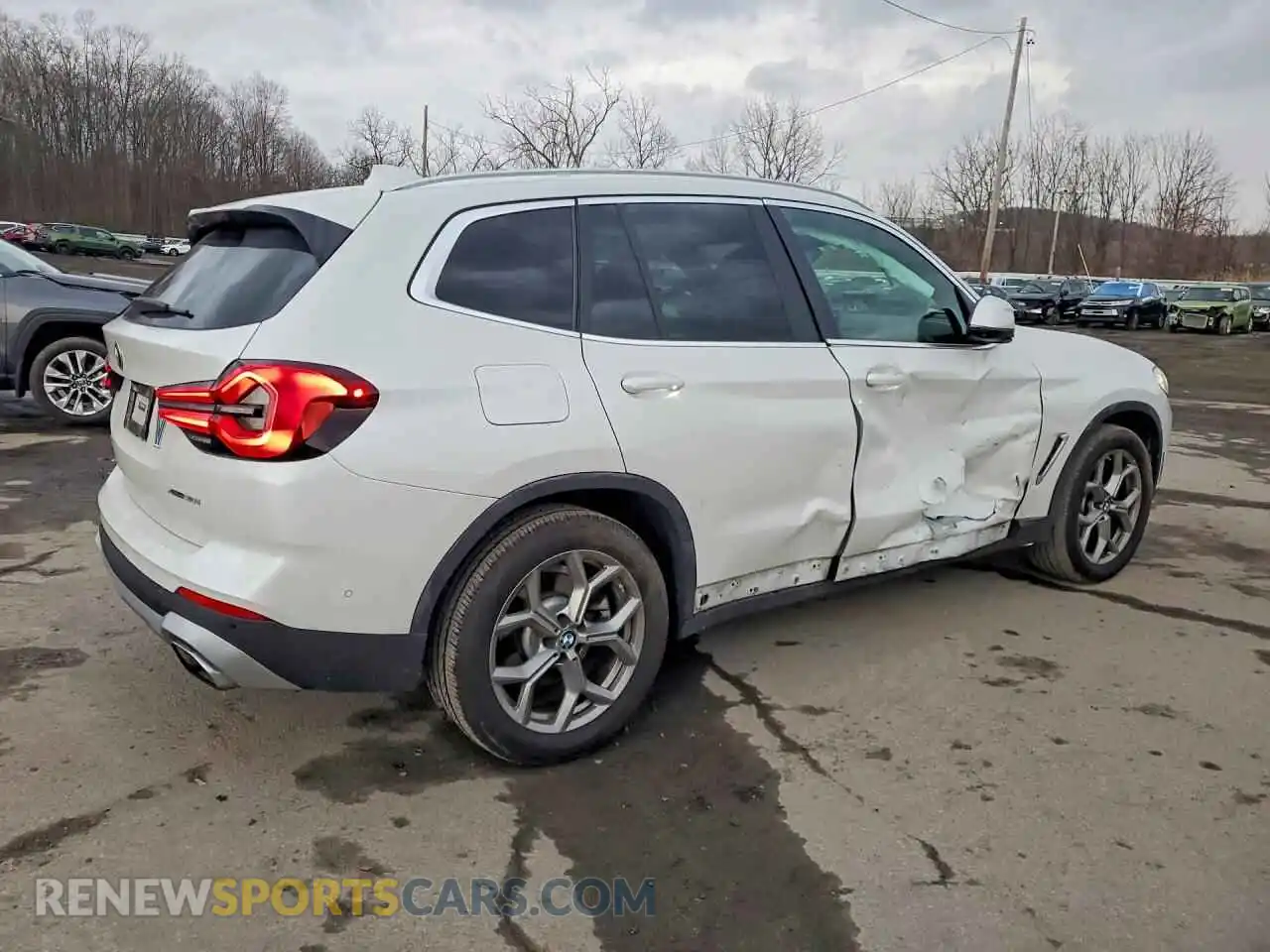 3 Photograph of a damaged car 5UX53DP05P9R13447 BMW X3 2023