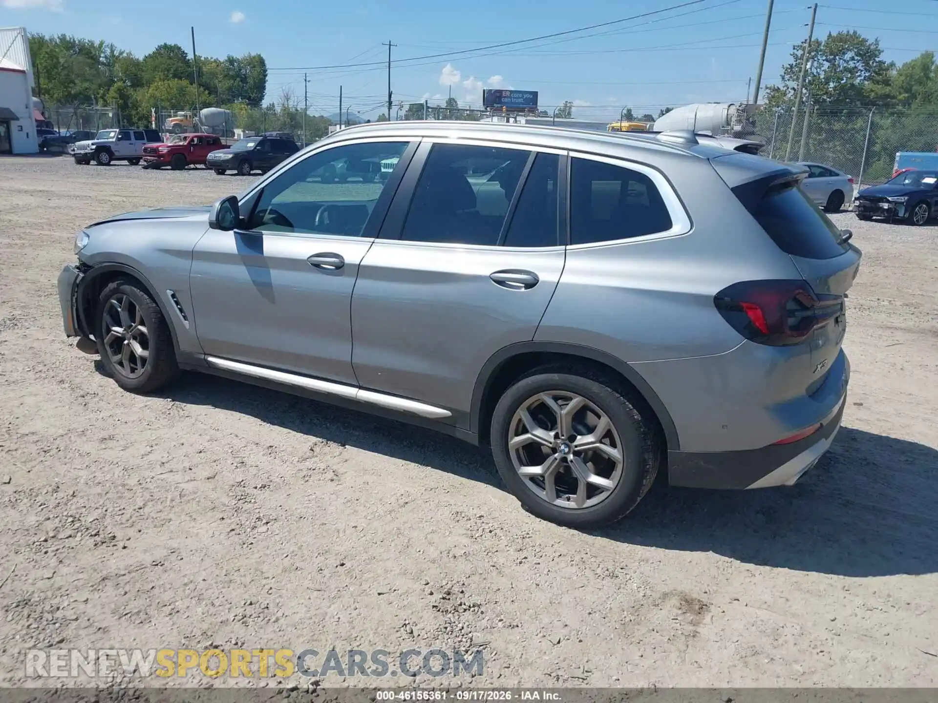 3 Photograph of a damaged car 5UX53DP05P9R83398 BMW X3 2023