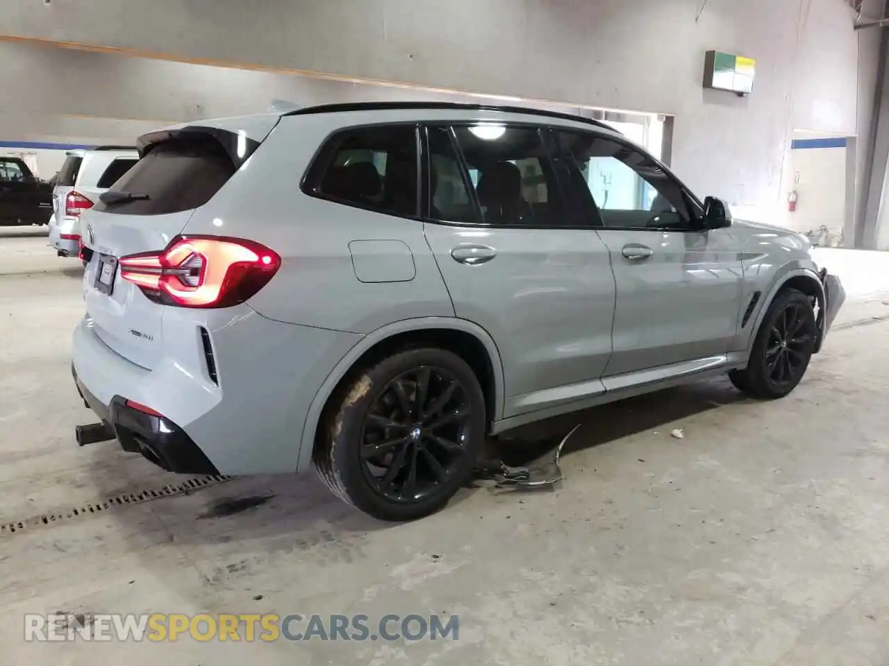 3 Photograph of a damaged car 5UX53DP06P9N56358 BMW X3 2023