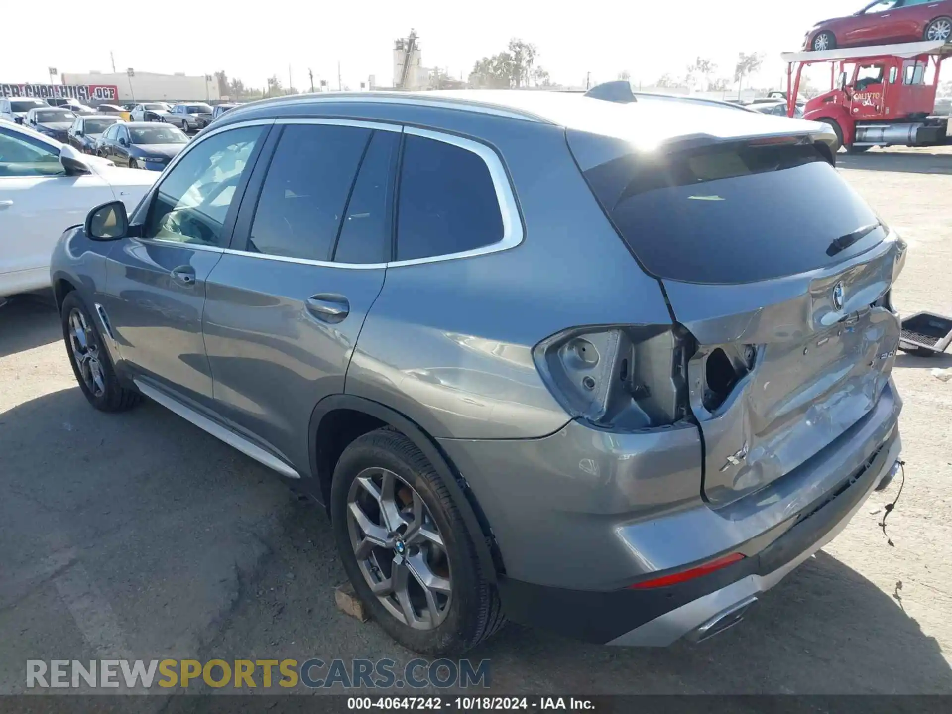 3 Photograph of a damaged car 5UX53DP06P9S97385 BMW X3 2023