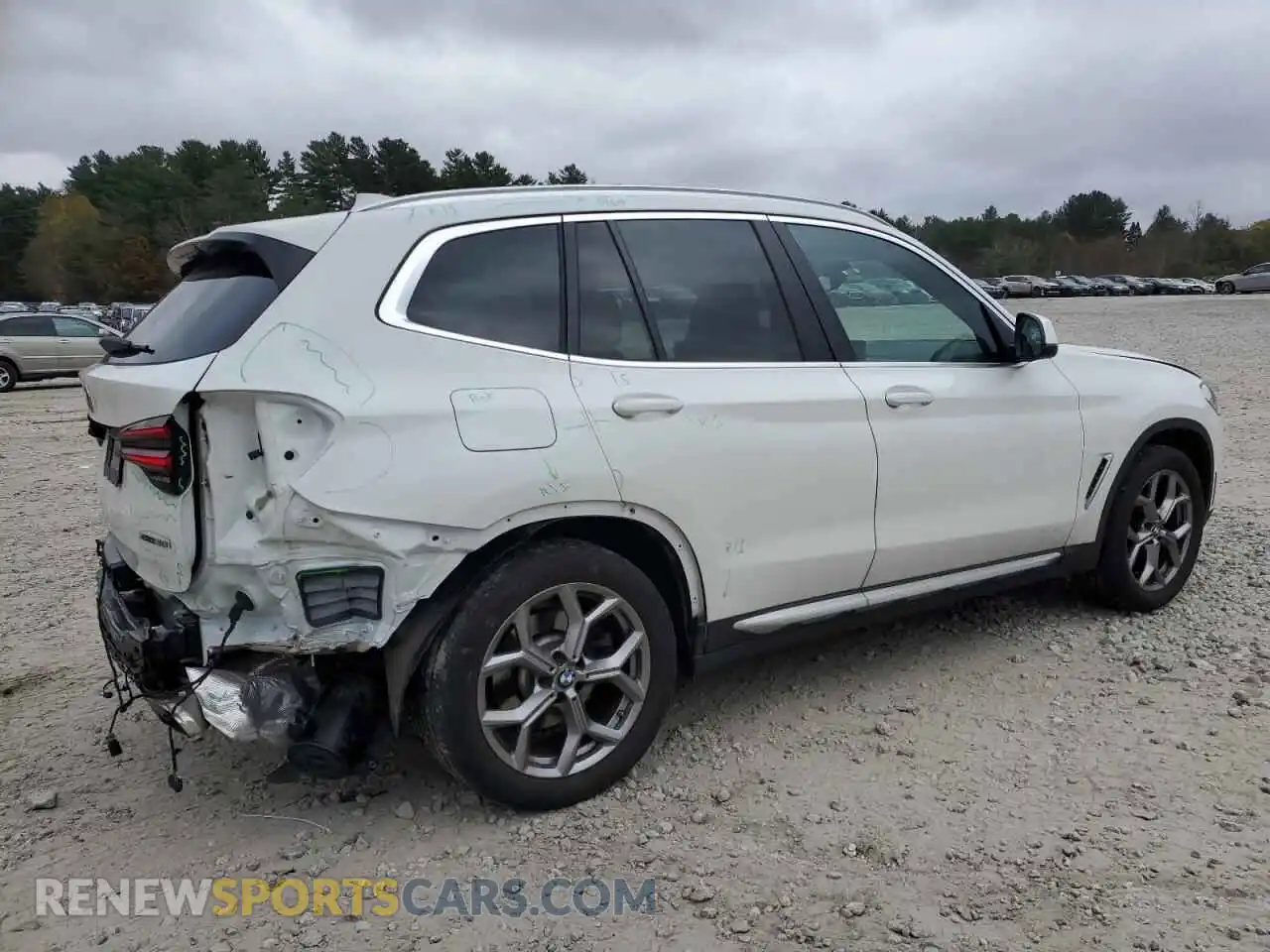 3 Photograph of a damaged car 5UX53DP07P9R03535 BMW X3 2023