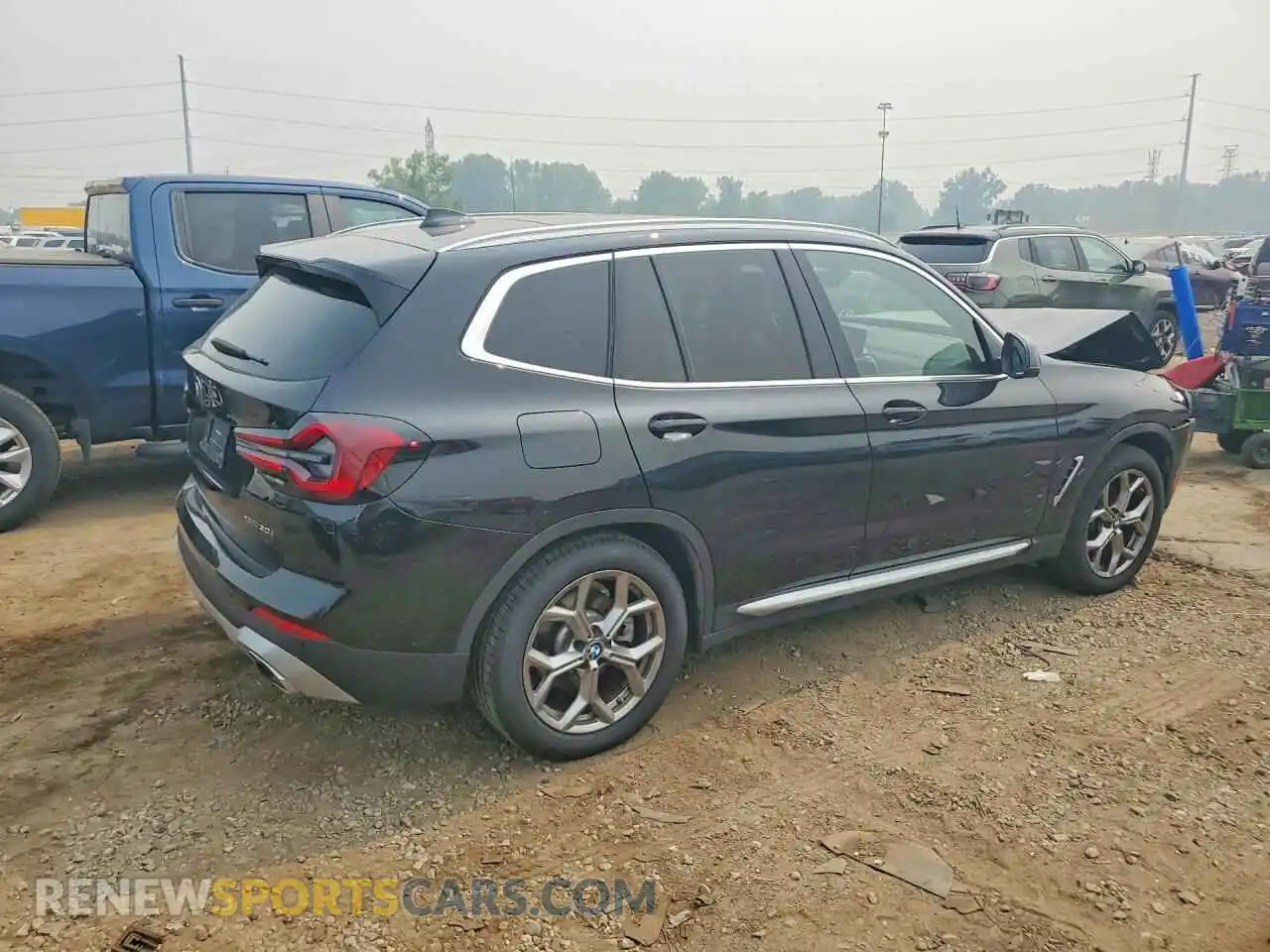 3 Photograph of a damaged car 5UX53DP08P9N63344 BMW X3 2023