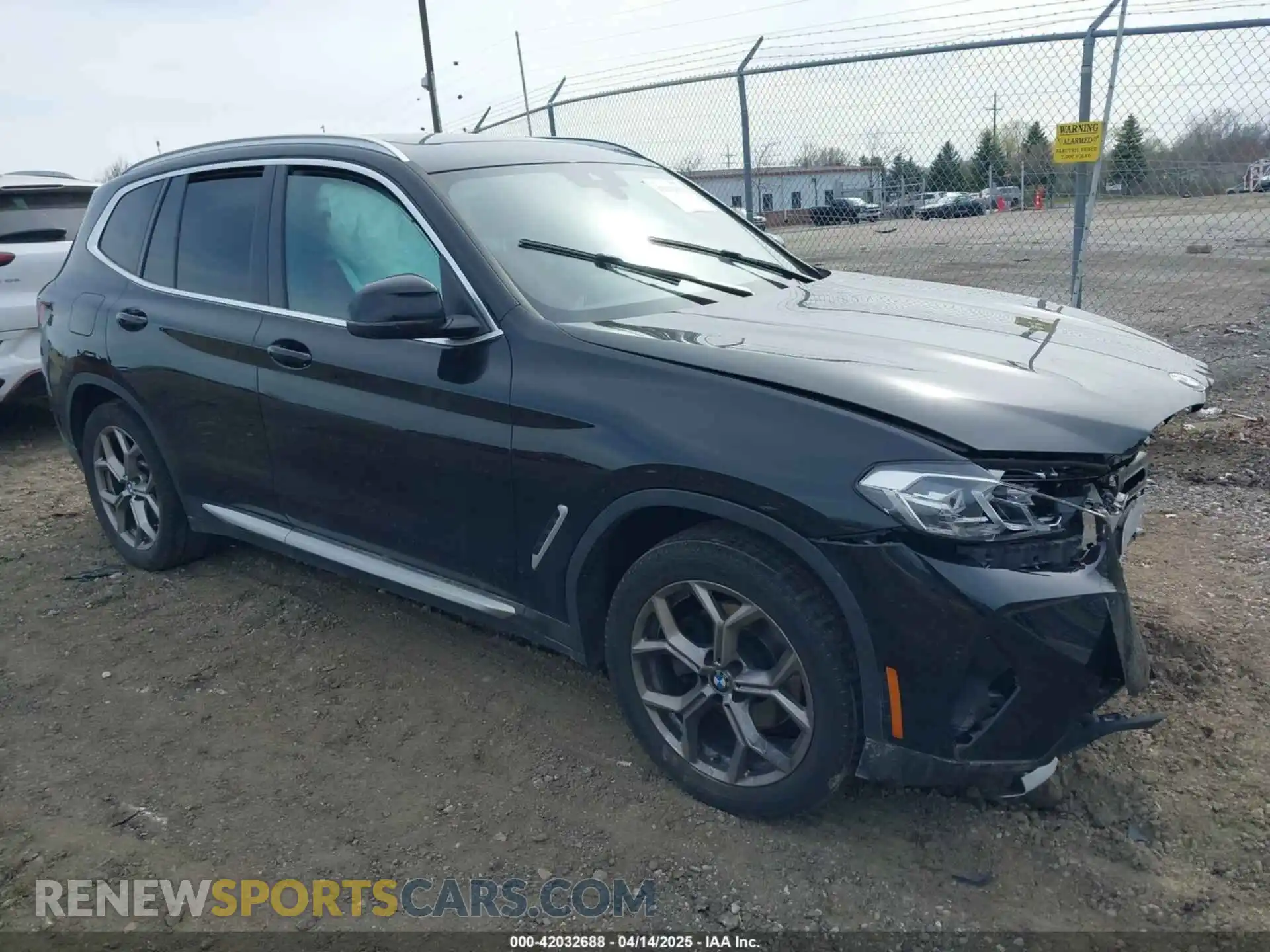1 Photograph of a damaged car 5UX53DP08P9P74270 BMW X3 2023