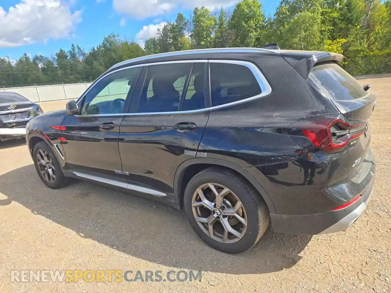 2 Photograph of a damaged car 5UX53DP08P9R62366 BMW X3 2023