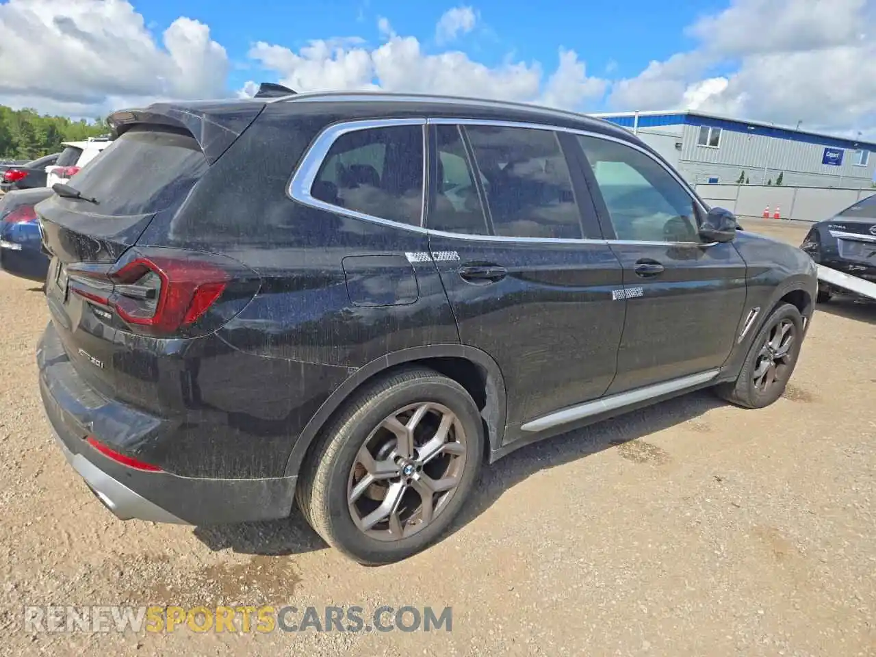 3 Photograph of a damaged car 5UX53DP08P9R62366 BMW X3 2023